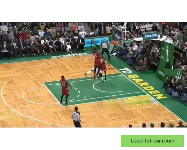 詹姆斯13周年经典回顾死亡隔扣特里与招牌庆祝动作